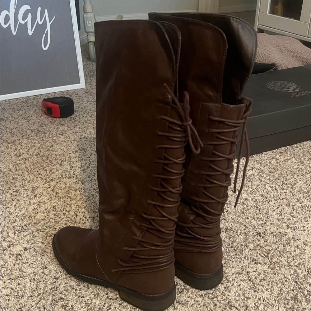 Bucco Dark Brown Lace-Up Boots
